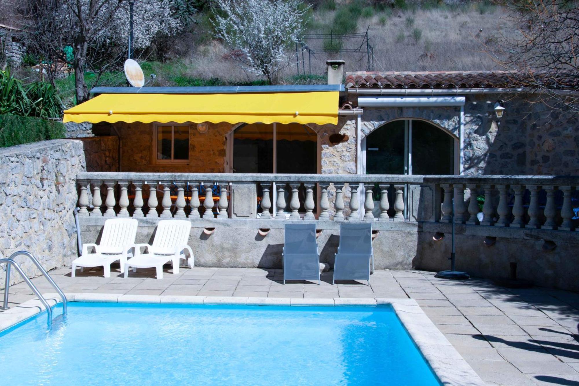Les Grands Pres Des Baronnies Guest House La Roche-sur-le-Buis Bagian luar foto